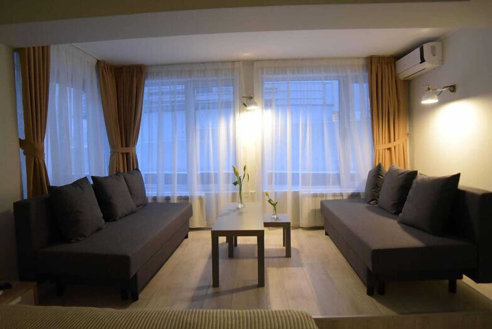 Garni House 46 Plus Belgrado Buitenkant foto